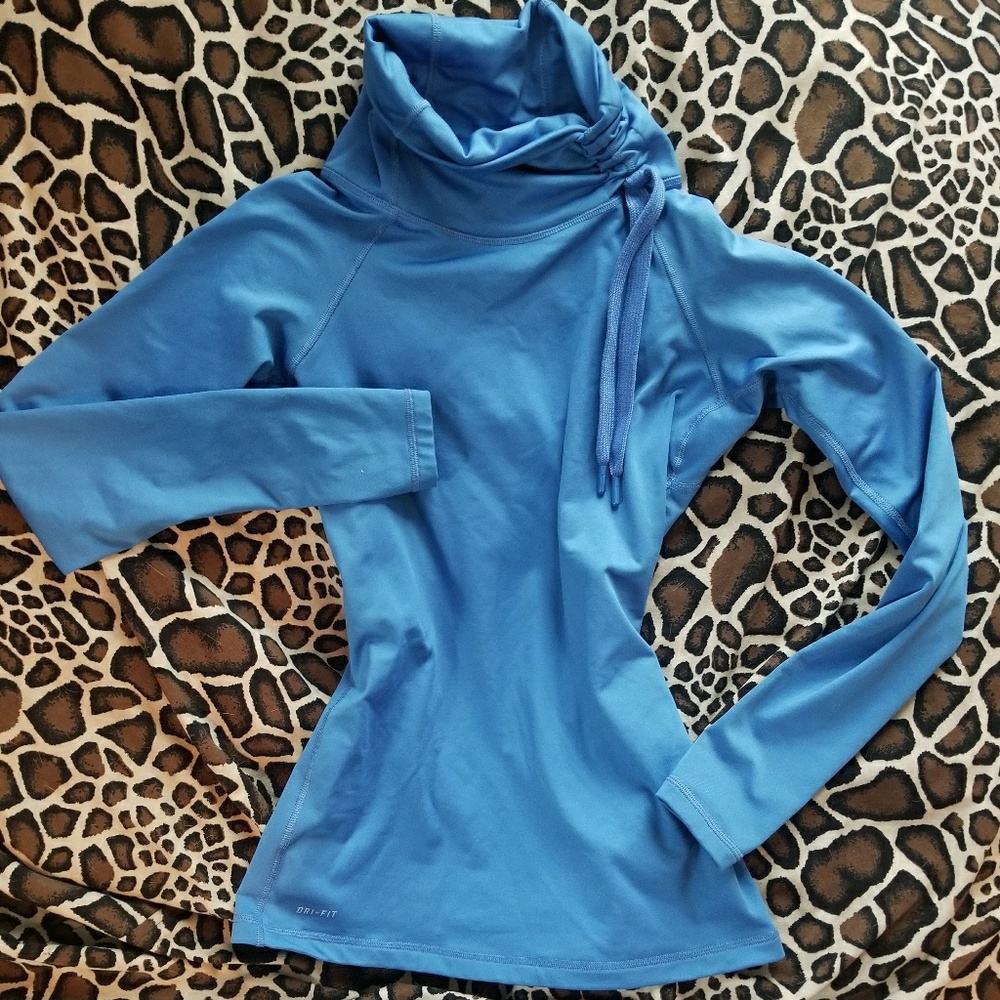 Nike sweater *SOLD* MERC